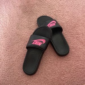 Nike slides